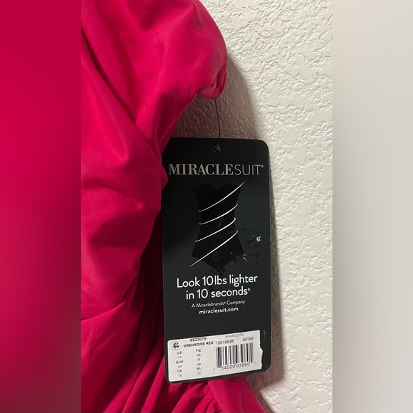 MiracleSuit Women’s Razzle Dazzle Siren One Piece Swimsuit Grenadine Red - Picture 10 of 14